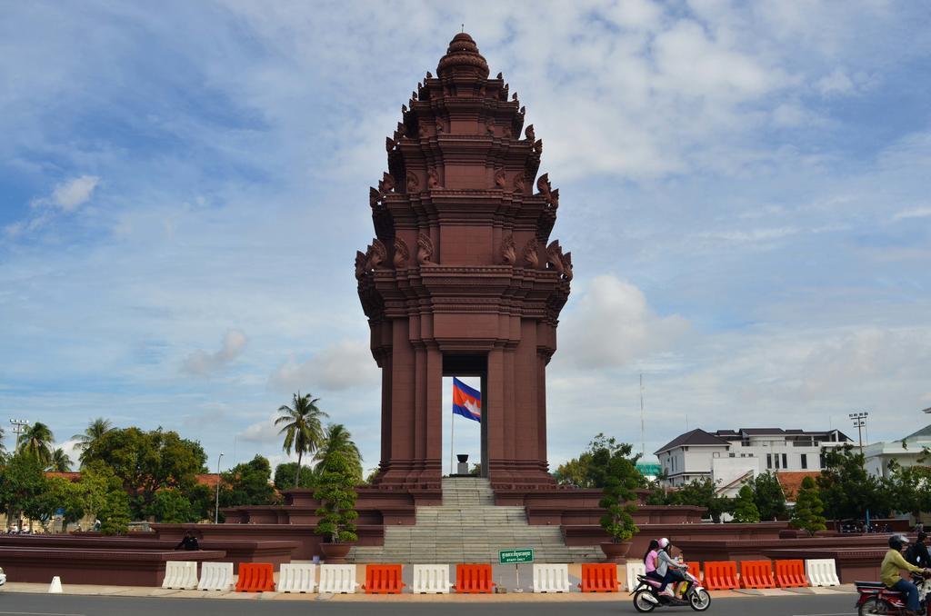 Lux Riverside Hotel & Apartment Phnom Penh Zewnętrze zdjęcie