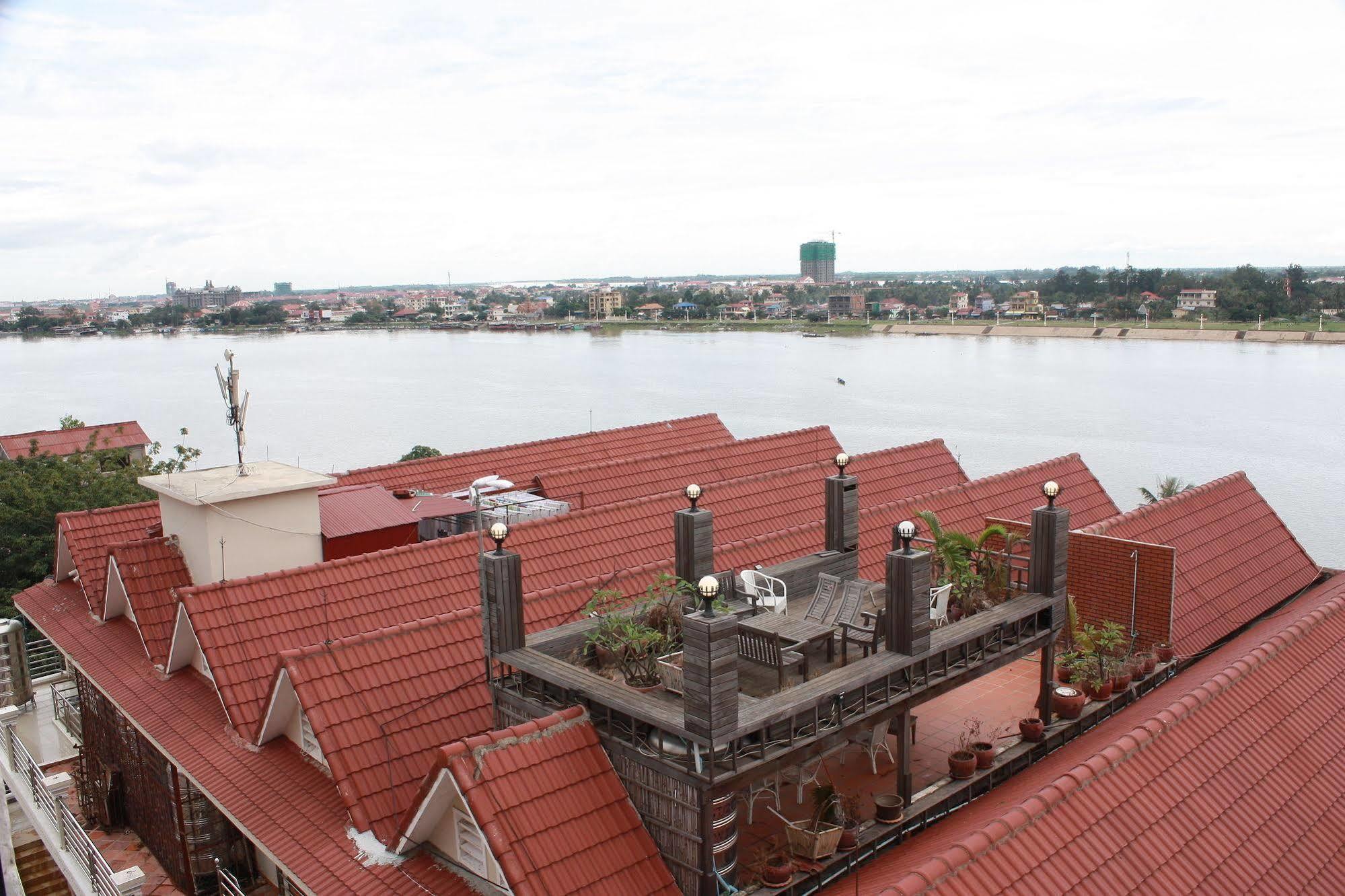 Lux Riverside Hotel & Apartment Phnom Penh Zewnętrze zdjęcie