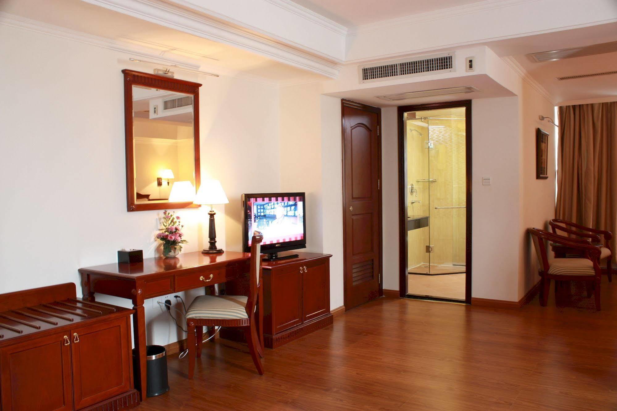 Lux Riverside Hotel & Apartment Phnom Penh Zewnętrze zdjęcie