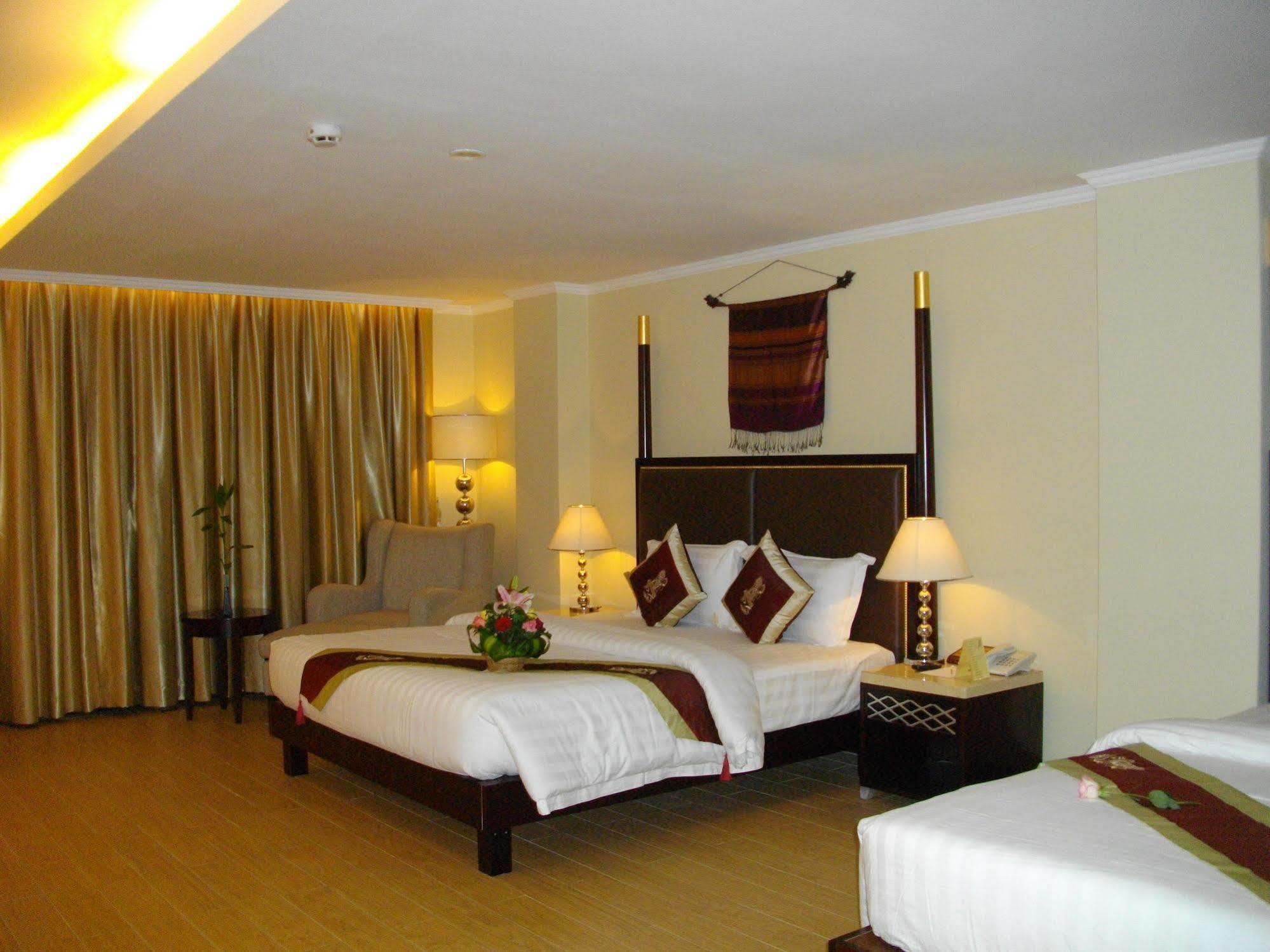 Lux Riverside Hotel & Apartment Phnom Penh Zewnętrze zdjęcie