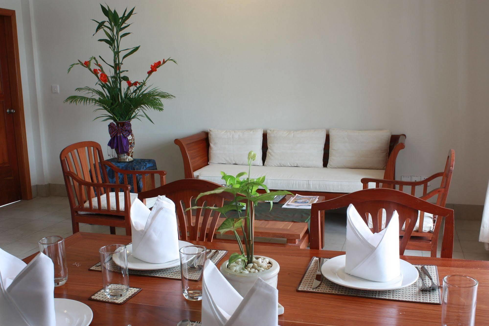 Lux Riverside Hotel & Apartment Phnom Penh Zewnętrze zdjęcie