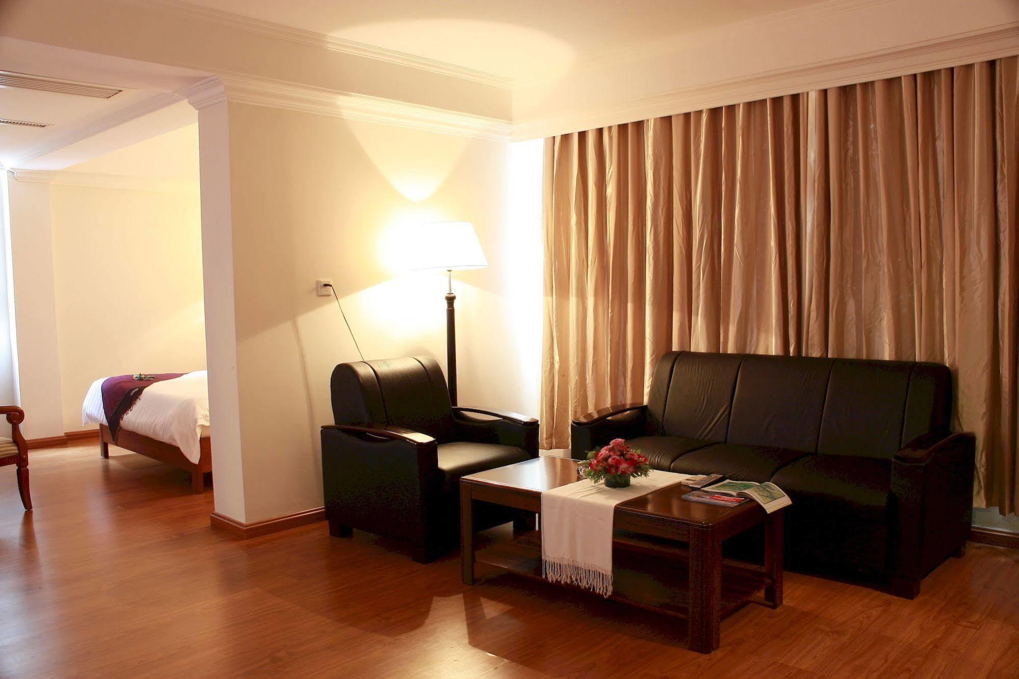 Lux Riverside Hotel & Apartment Phnom Penh Zewnętrze zdjęcie