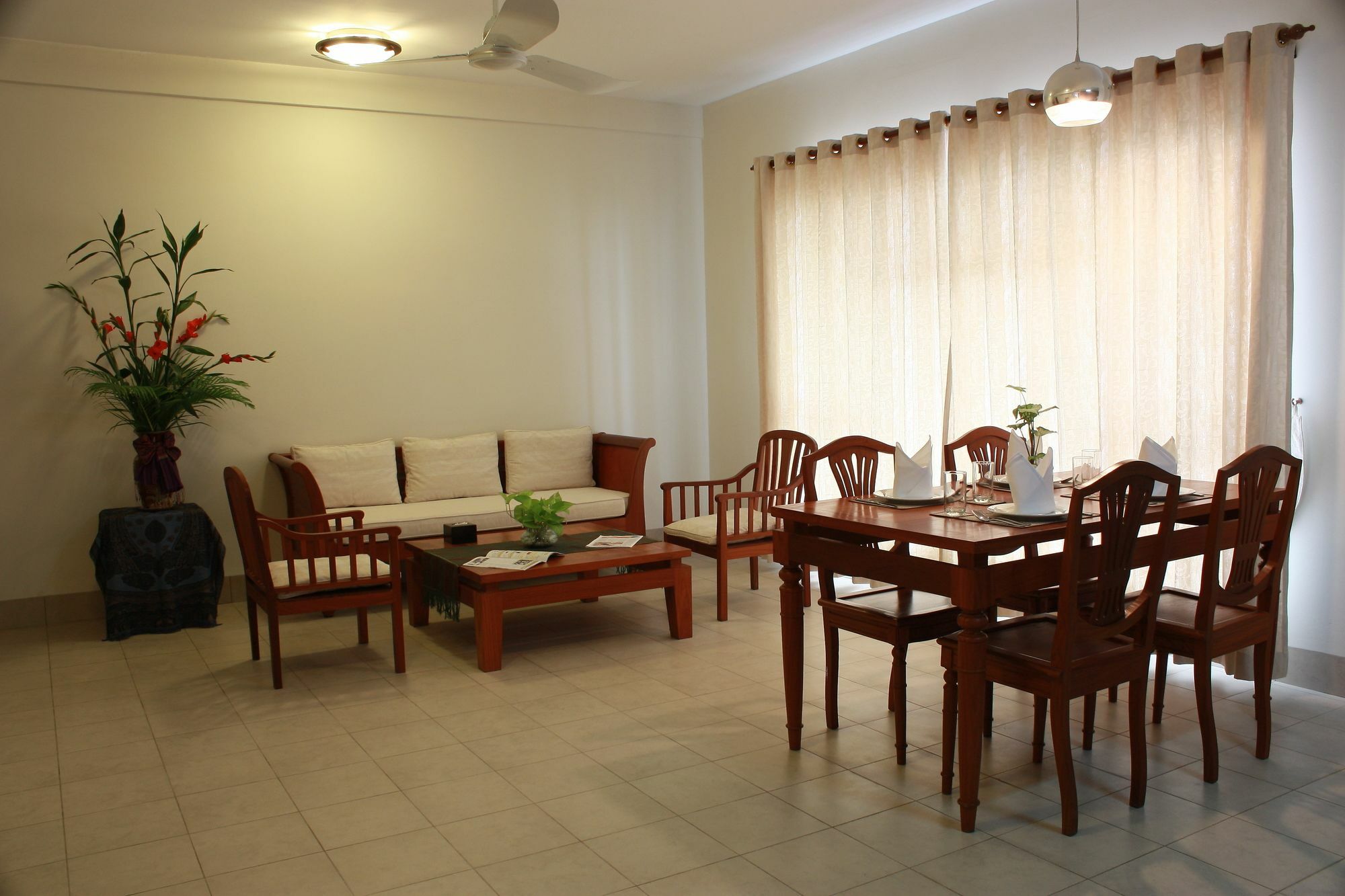 Lux Riverside Hotel & Apartment Phnom Penh Zewnętrze zdjęcie