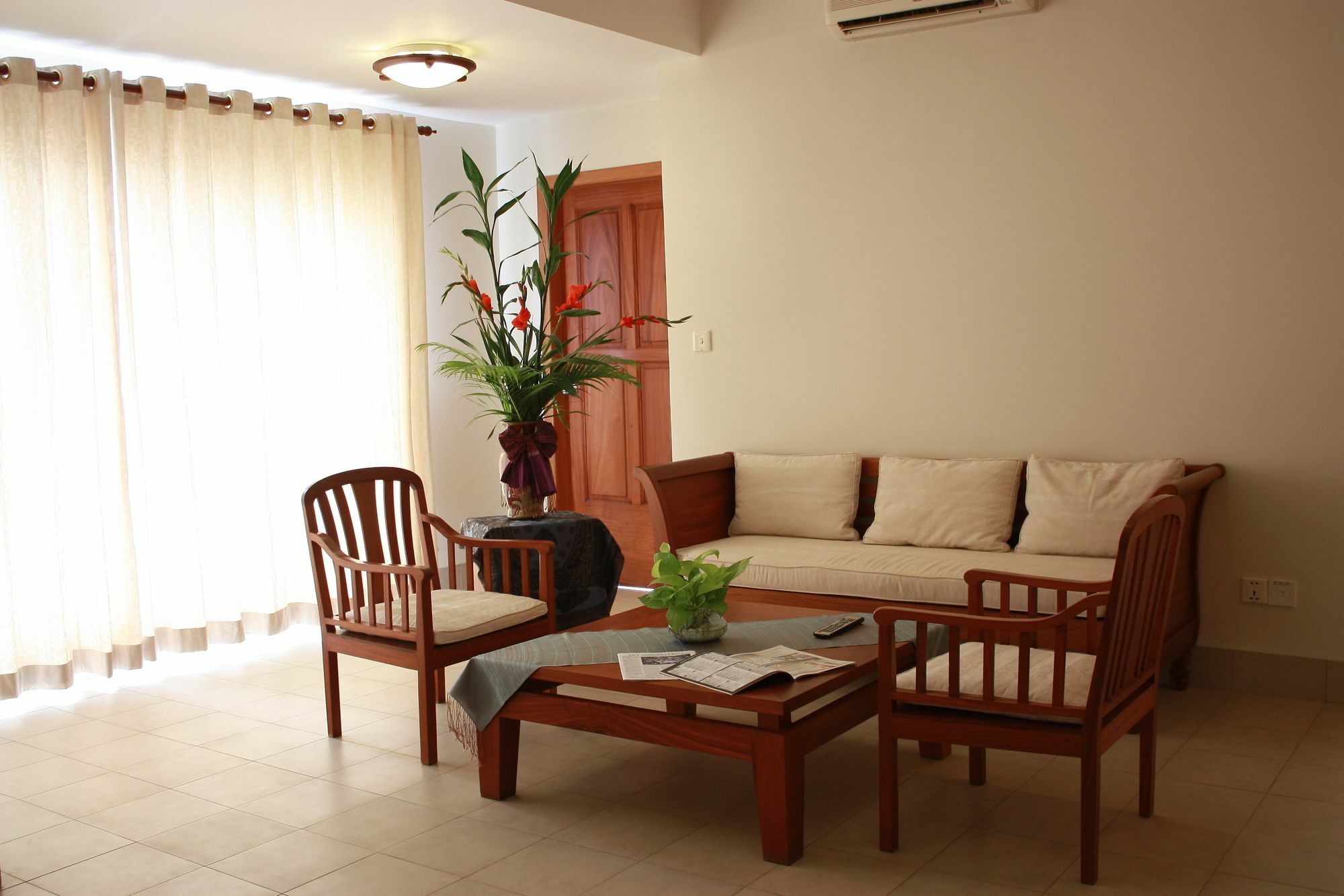 Lux Riverside Hotel & Apartment Phnom Penh Zewnętrze zdjęcie